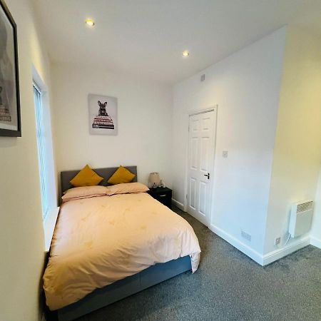 Luxury Double & Single Rooms With En-Suite Private Bathroom In City Centre Stoke On Trent Eksteriør billede