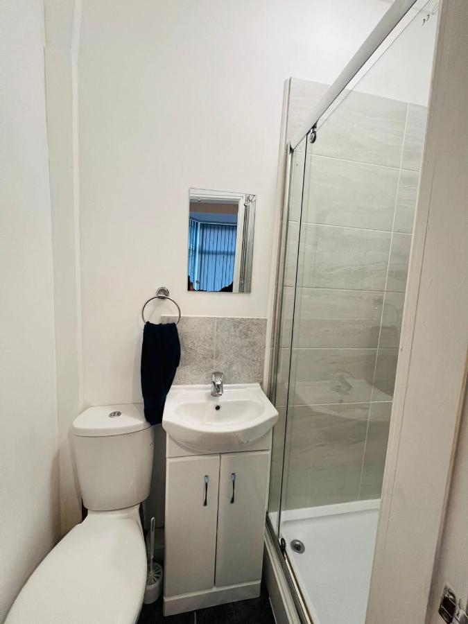 Luxury Double & Single Rooms With En-Suite Private Bathroom In City Centre Stoke On Trent Eksteriør billede