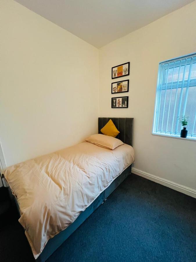 Luxury Double & Single Rooms With En-Suite Private Bathroom In City Centre Stoke On Trent Eksteriør billede