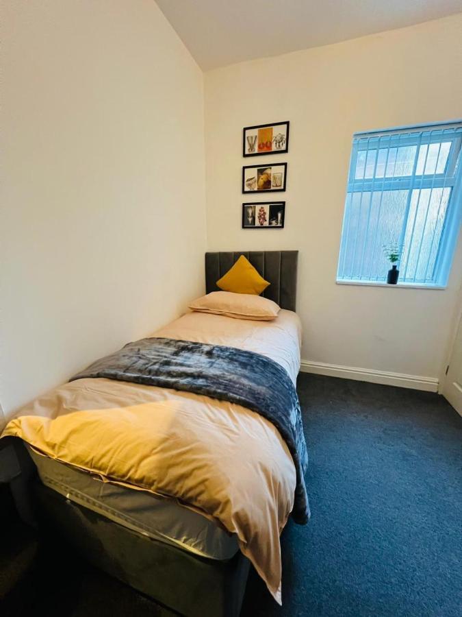 Luxury Double & Single Rooms With En-Suite Private Bathroom In City Centre Stoke On Trent Eksteriør billede